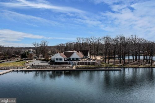 327 Fairway Dr, Locust Grove VA  22508-5441 exterior