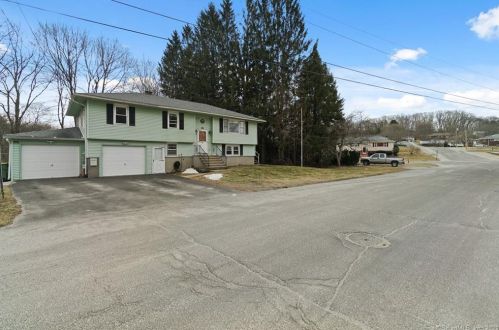 74 Carnation Ln, Waterbury, CT 06704-2107