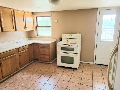 118 Jewett St, Ansonia, CT 06401-2458