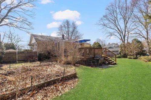 32 Rolling Acres Dr, Cumberland RI  02864-2614 exterior