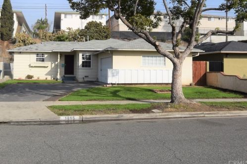 1815 129th St, Gardena, CA 90249-1902