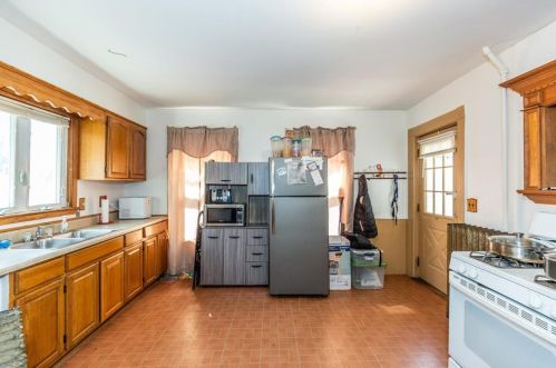 43 3rd Ave, Woonsocket RI  02895-5041 exterior
