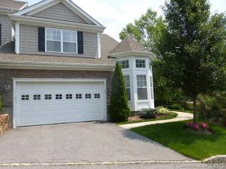 20 Ridgewood Dr, Waterbury, CT 06762-2943