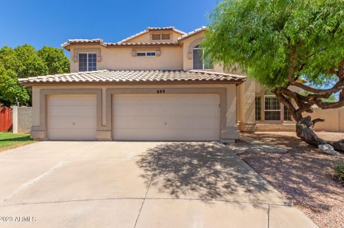 889 Paradise Dr, Gilbert, AZ 85233-7427