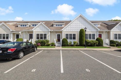 500 Mendon Rd, Cumberland, RI 02864-6219
