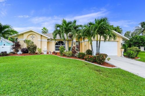 610 2nd Ave, Cape Coral, FL 33909-1902