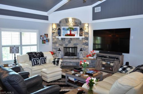 8563 Juneau Ct, Saint James City FL  33956-0032 exterior