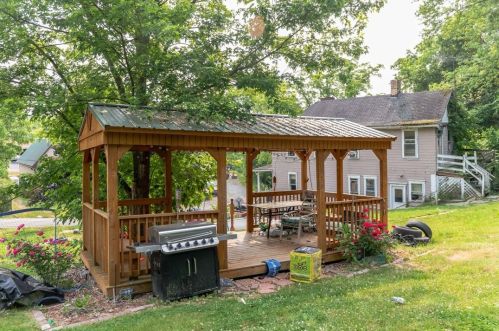 25 Shady Ave, North Charleroi PA  15022-1237 exterior