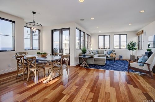 320 33rd Pl, Manhattan Beach CA  90266-3820 exterior