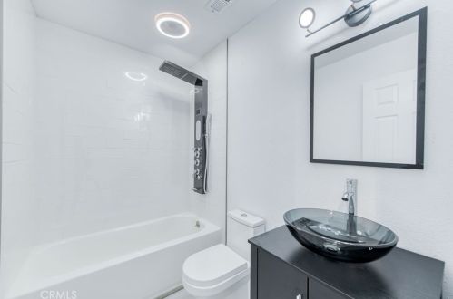 4747 Kaviland Ave, Fresno CA  93725-1716 exterior