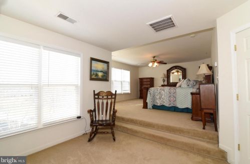 213 Alpine Dr, Leesburg VA 20175-6132 exterior