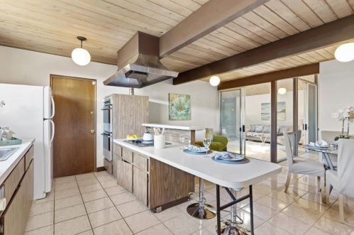 1103 Homestead Rd, Sunnyvale CA  94087-5156 exterior