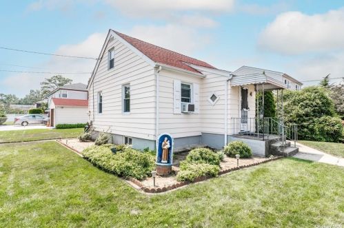 1267 Nelson St, Floral Park, NY 11003-3328