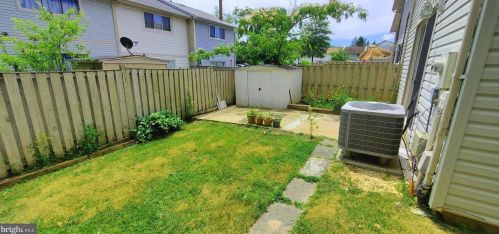 425 Reneau Way, Herndon VA  20170-4521 exterior