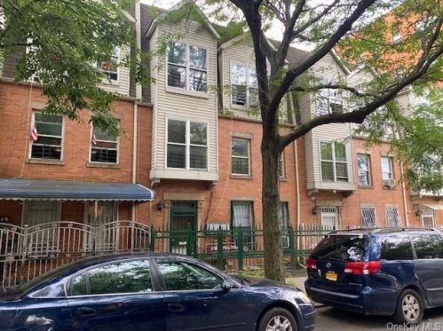 590 165th St, Bronx, NY 10456-6876