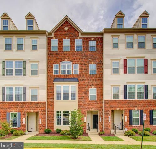 7564 Brunson Cir, Gainesville, VA 20155