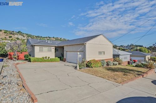 13828 Velarde Dr, San Leandro, CA 94578-1632