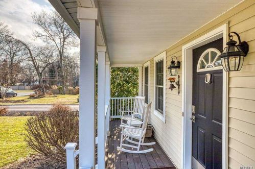 74 Surrey Dr, Center Moriches, NY 11934-2818