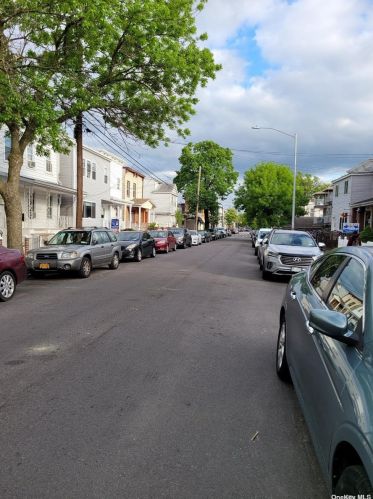 97-19 89th St, Jamaica NY  11421-1323 exterior