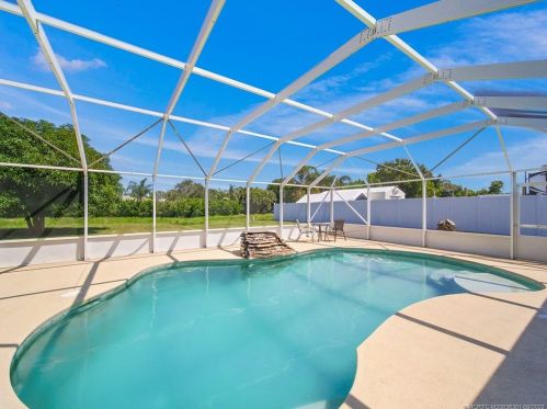 2625 Gowin Dr, Fort Pierce, FL 34952-5577