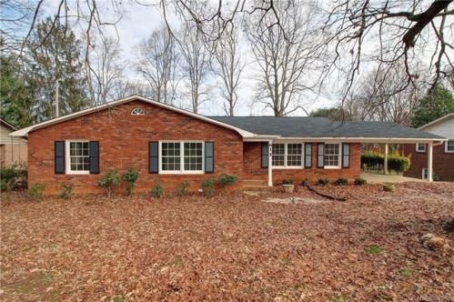 615 Greenway Dr, Statesville, NC 28677-6025
