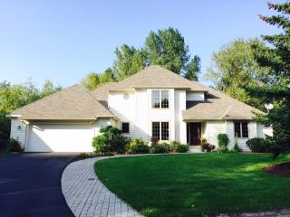 17251 Jasmine Ct, Lakeville, MN 55044-9472