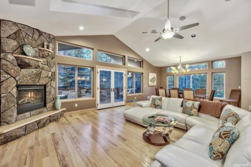 1965 Mandan St, South Lake Tahoe, CA 96150-4707