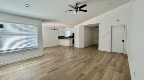 12905 Covington Trl, Austin TX  78727-7049 exterior