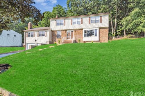 14 Huron Ct, East Brunswick, NJ 08816-4006