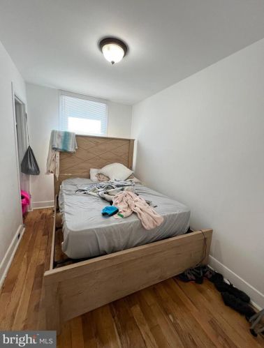 6810 Guyer Ave, Philadelphia PA 19142-2518 exterior