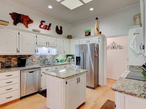 5215 Wedgefield Rd, Granbury TX  76049-4166 exterior