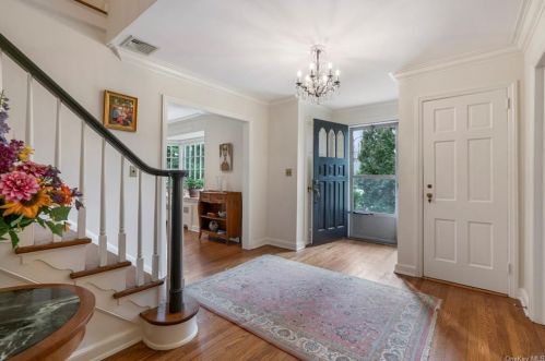 3 Chalford Ln, Scarsdale, NY 10583-3534
