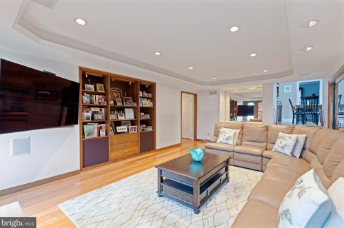 118 Ann Dr, Southampton PA 18954-1639 exterior