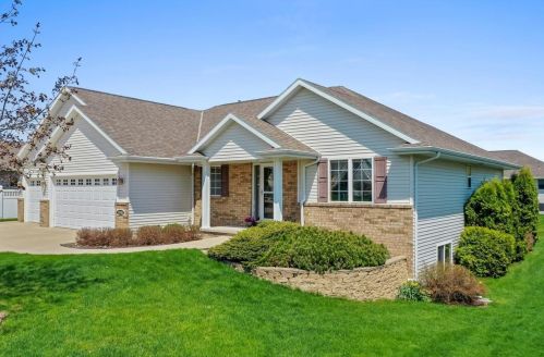2886 Yellow Jasmine Way, Green Bay, WI 54313-3240