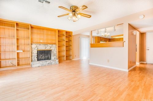 2909 Del Monte Dr, Bakersfield, CA 93306-2213