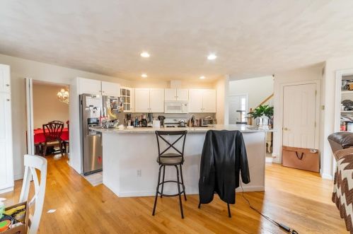 13 Betty St, Lincoln RI  02865-2203 exterior