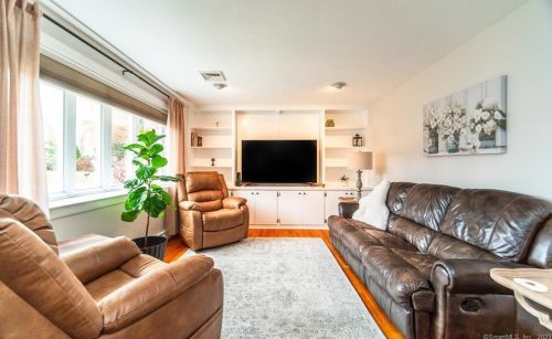 148 Dorothy Dr, Middletown CT  06457-5304 exterior