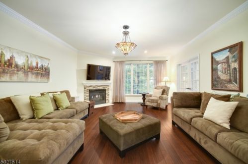 27 Twombly Ct, Morristown NJ  07960-5503 exterior