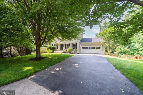2014 Mcnamera Ct, Woodbridge, VA 22191-4548