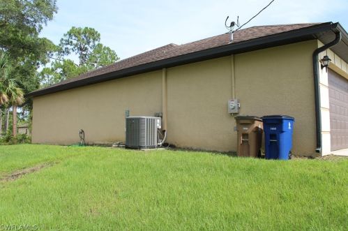 1112 Dixie Ave, Lehigh Acres FL  33972-8707 exterior