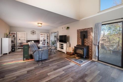 140 Vista Dr, Easton PA  18042-7202 exterior