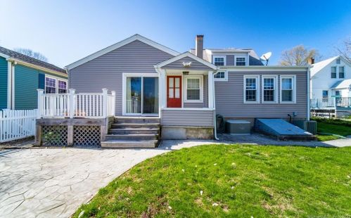 33 Norway St, Milford, CT 06461-2917