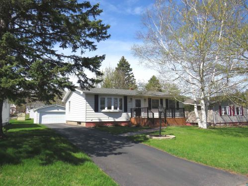 4211 Dodge St, Duluth, MN 55804-1449
