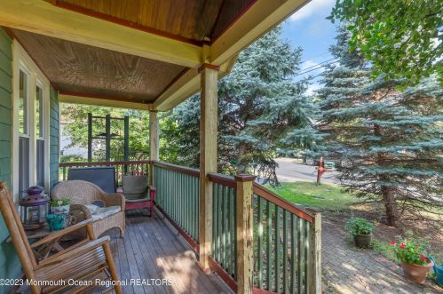 36 Highland Ave, Leonardo, NJ 07737-1658