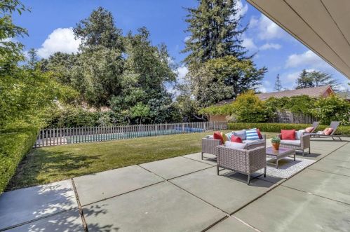 1558 Edgewood Dr, Palo Alto CA  94303-2819 exterior