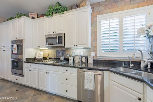 7002 Lone Cactus Dr, Glendale AZ 85308-9508 exterior