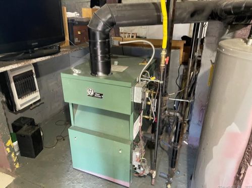 13 Manwaring St, United States Coast Guard Ac CT  06320-5619 exterior