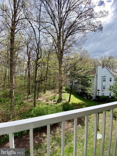 224 Stone Hurst Ct, New Castle DE  19720-3947 exterior