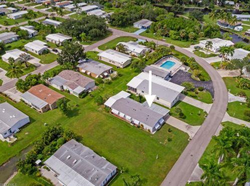 255 Riverwood Rd, Naples, FL 34114-3952