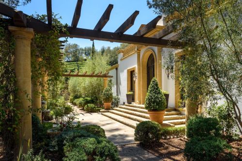 2900 Sycamore Canyon Rd, Santa Barbara CA  93108-2025 exterior
